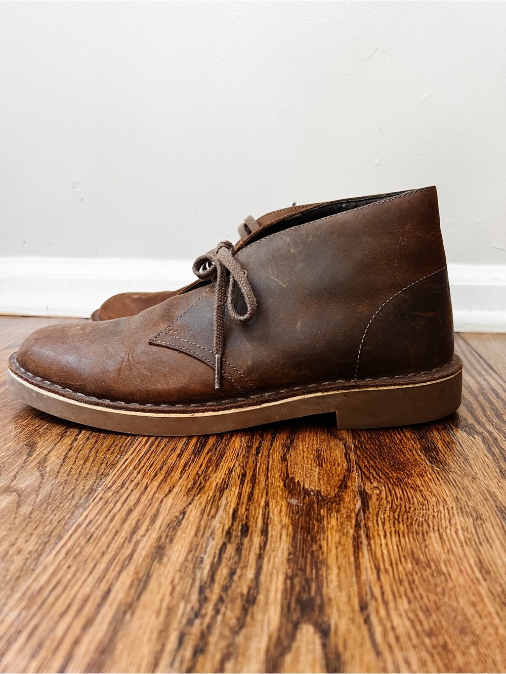 Clarks Originals Desert Womens Size 10 Lace Up Chukka Boots Beeswax Brown